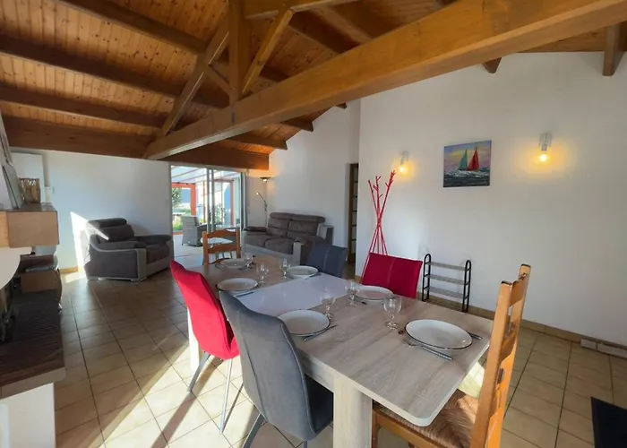 別荘 Maison Avec Veranda, Jardin Clos, 2 - Proche Centre Et Ocean - Fr-1-224c-338