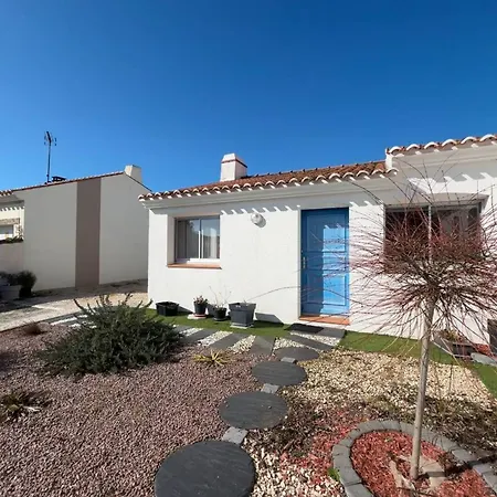 Holiday home Maison Avec Veranda, Jardin Clos, 2 - Proche Centre Et Ocean - Fr-1-224c-338