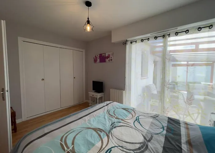 펜션 Maison Avec Veranda, Jardin Clos, 2 - Proche Centre Et Ocean - Fr-1-224c-338